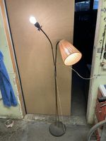 Stehlampe mit Lampenschirm und biegsamem Hals gebraucht