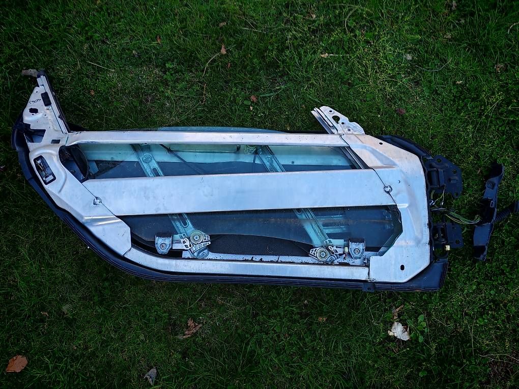 Tutti pezzi di ricambio auto: Smart roadster porta destra – Usato da Cadenazzo venduto da Mulinacu