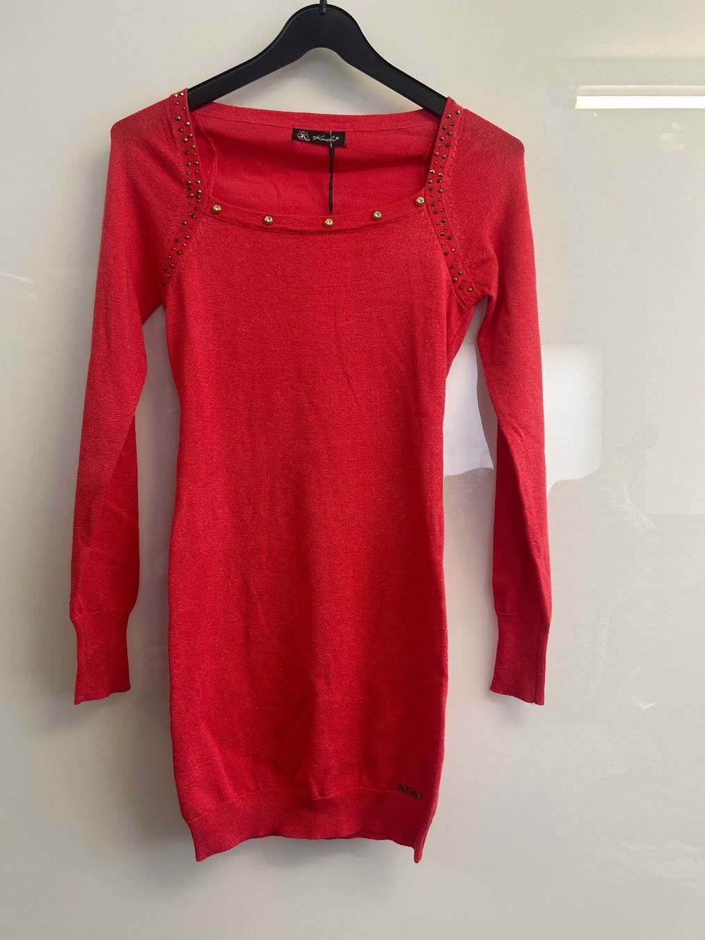 Maglioni & Felpe: Pullover Lang Figurbetont mit Strass rot 1 Size Neu – Nuovo e nell'imballaggio originale da Regensdorf venduto da Spyke55