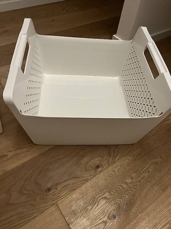Wäschekörbe: 2 grands paniers à linge blancs  – Gebraucht aus Genève von deb_vr8l 1