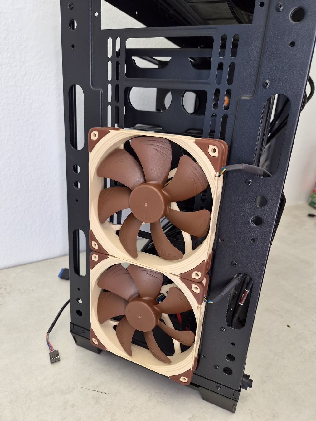 Thermaltake Custodie: Thermaltake PC Gehäuse unvollständig – Usato da SCHAFFHAUSEN venduto da Atami99 4