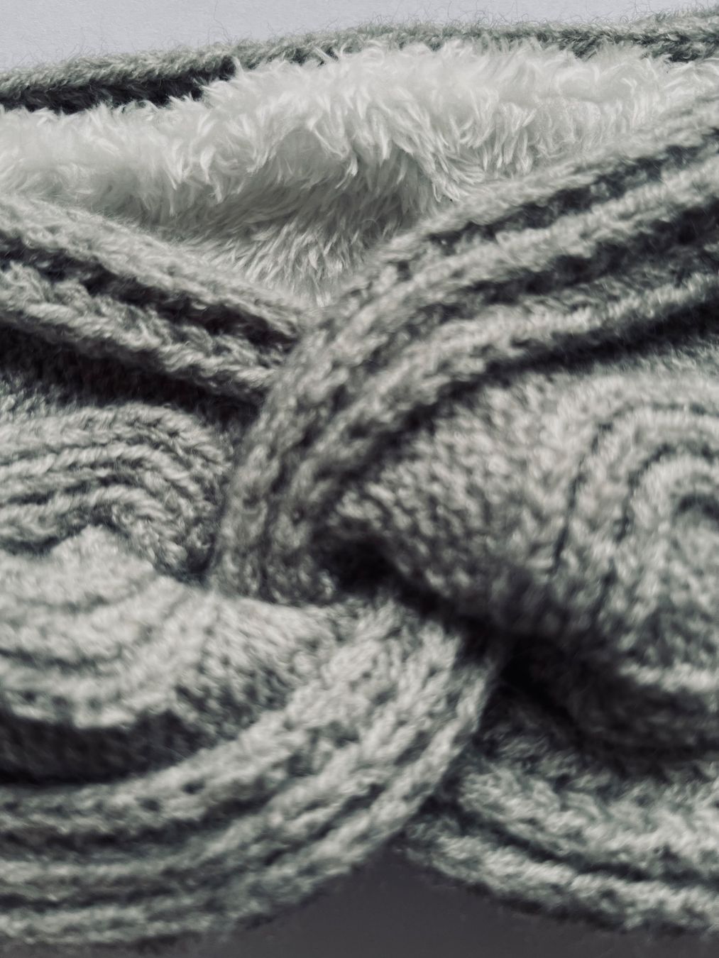 Copricapi, berretti & cappellini: breites Strick Stirnband, grau, Innenseite Teddyfleece – Nuovo e nell'imballaggio originale da Adliswil venduto da eri.40 4