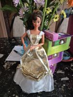 Gliederbarbie mit Sissikleid von 1997
