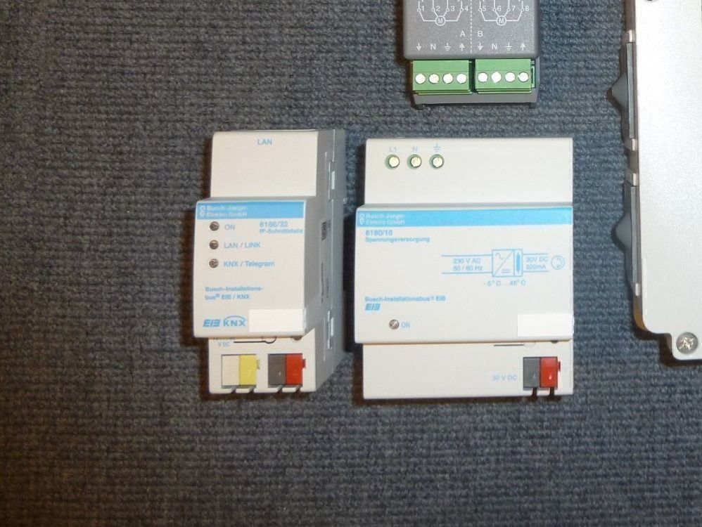 Spine: Busch Jäger Raum Kontroller Set – Nuovo e nell'imballaggio originale da Würenlingen venduto da Schneiderhifi 3