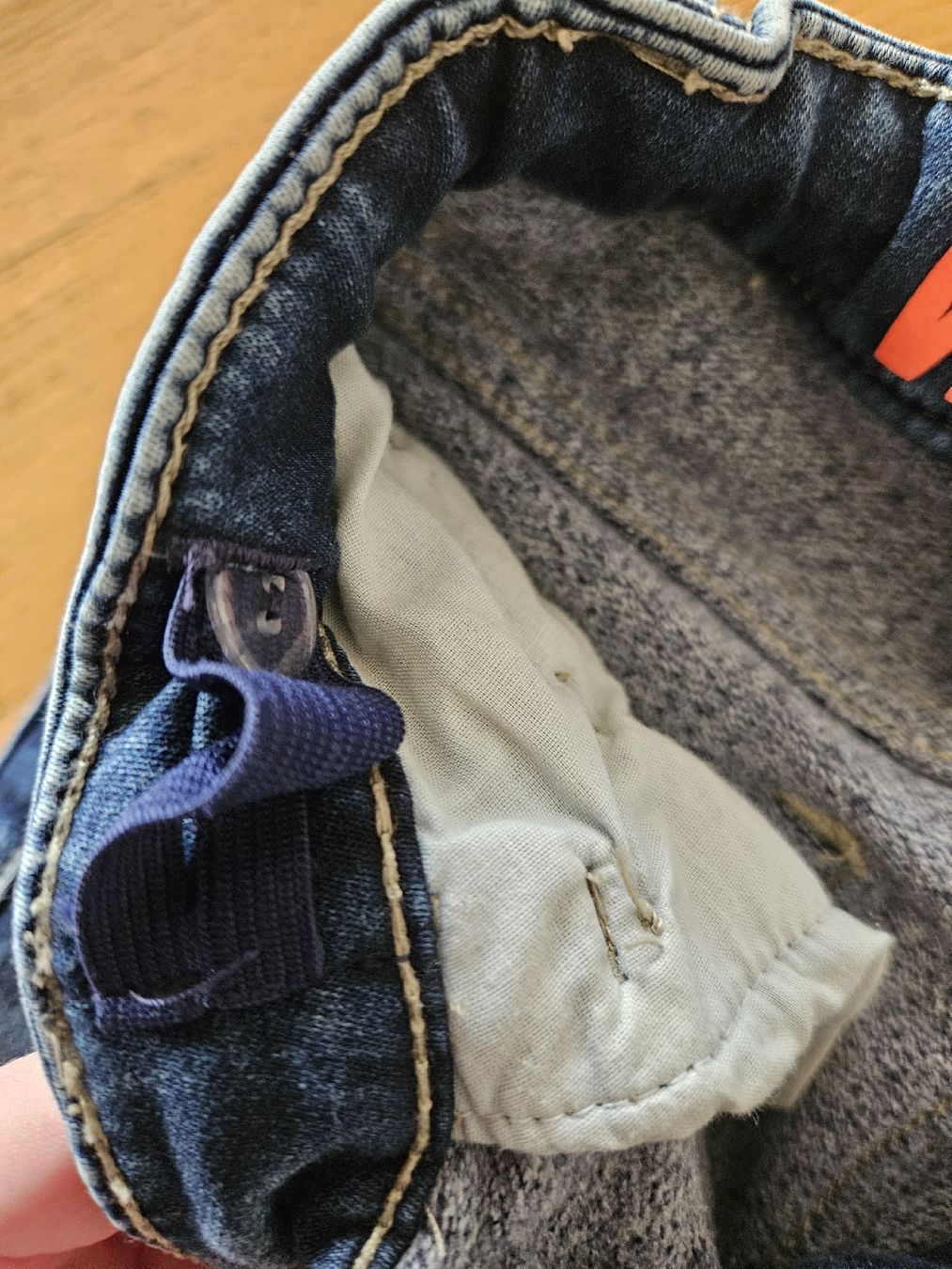Pantalons: Hosen Grösse 104 – D'occasion à Rickenbach SO par S.u.n.s.h.i.n.e.83 3