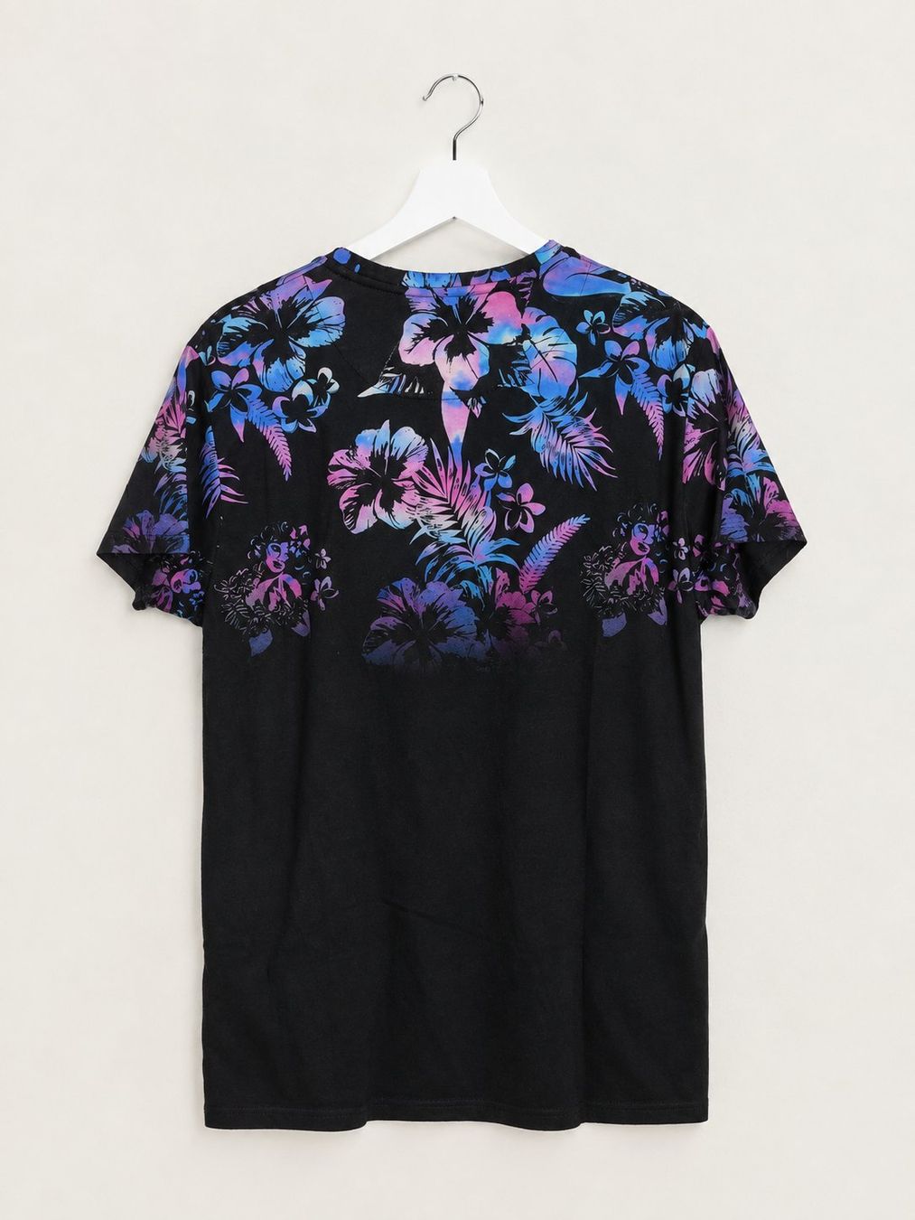 Siksilk T-shirt: Siksilk T-Shirt – Usato da Oppligen venduto da DUKE_390 1