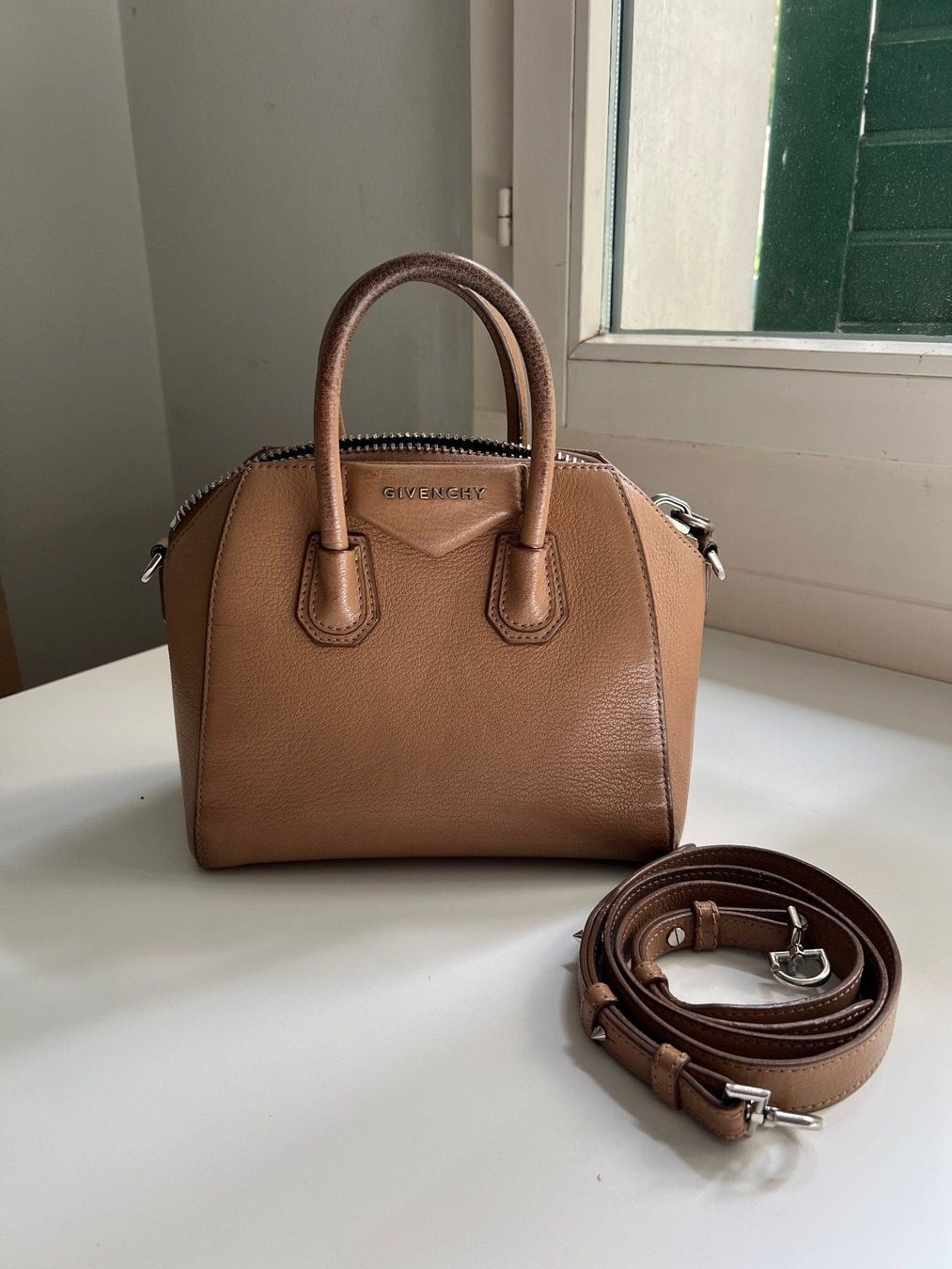 Givenchy Borse: Givenchy Mini Antigona, Light Brown, 2017 – Usato da Zürich venduto da cefanie