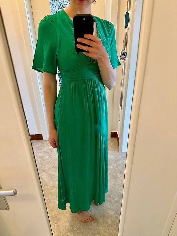 Vestiti: Grünes Kleid mit V-Ausschnitt – Usato da Fribourg venduto da live_life_light 4