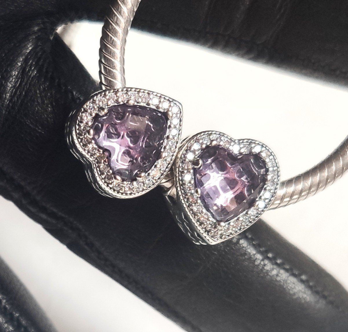 Ciondoli: Charm cœur compatible avec bracelet. – Nuovo e nell'imballaggio originale da Lamboing venduto da qtr_5sg5 4