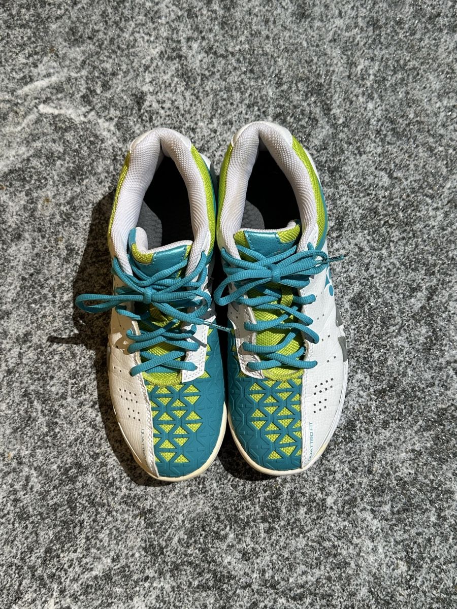 Yonex Damenschuhe: YONEX Badminton Schuhe Grösse 39.5  – Gebraucht aus Maggia von johannaf01