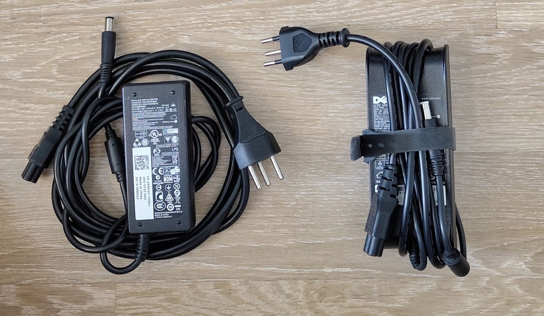 Dell Caricabatterie: Aufladegeräte DELL, 65W und 90W – Usato da Zürich venduto da Romanschmitz