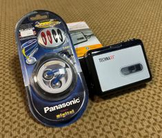 Kassetten-Spieler"Walkman" & Panasonic Stereo-Hörer, Neuware