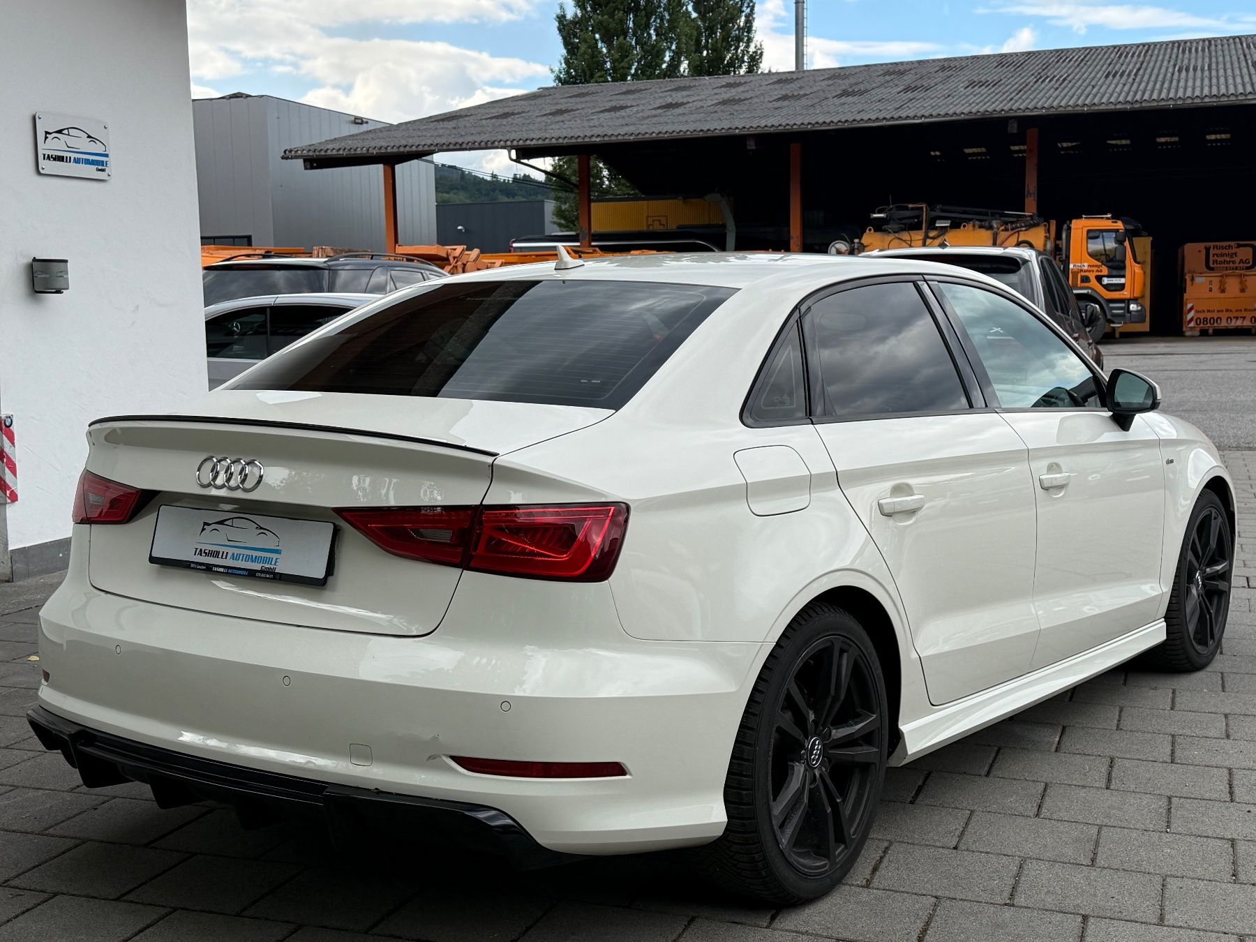 Audi Automobili: Audi A3 2.0 TDI Sedan – Usato da Sevelen venduto da e39-bmw 4