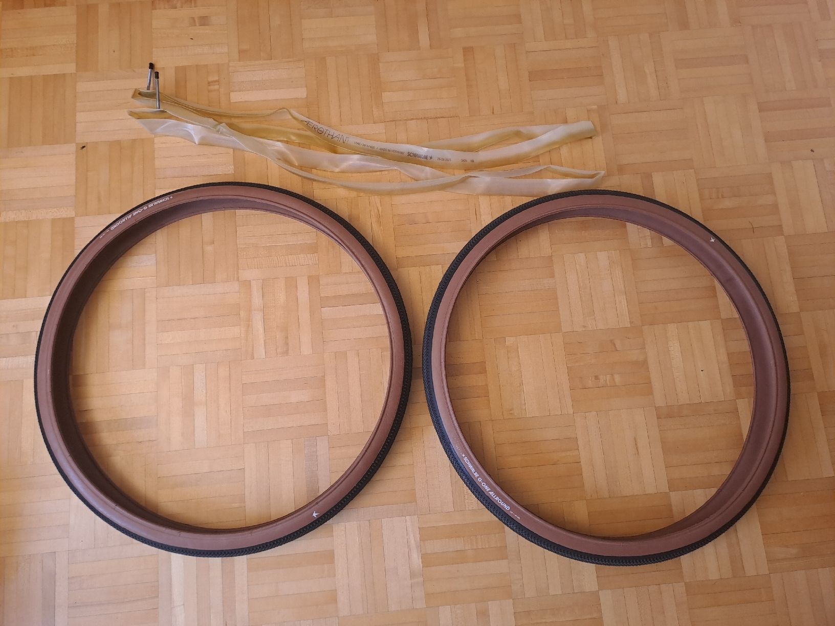 Pezzi di ricambio: 2 Schwalbe G-One Allround + passende Schwalbe Aerothan – Nuovo (secondo la descrizione) da Küssnacht am Rigi venduto da Mucki_90