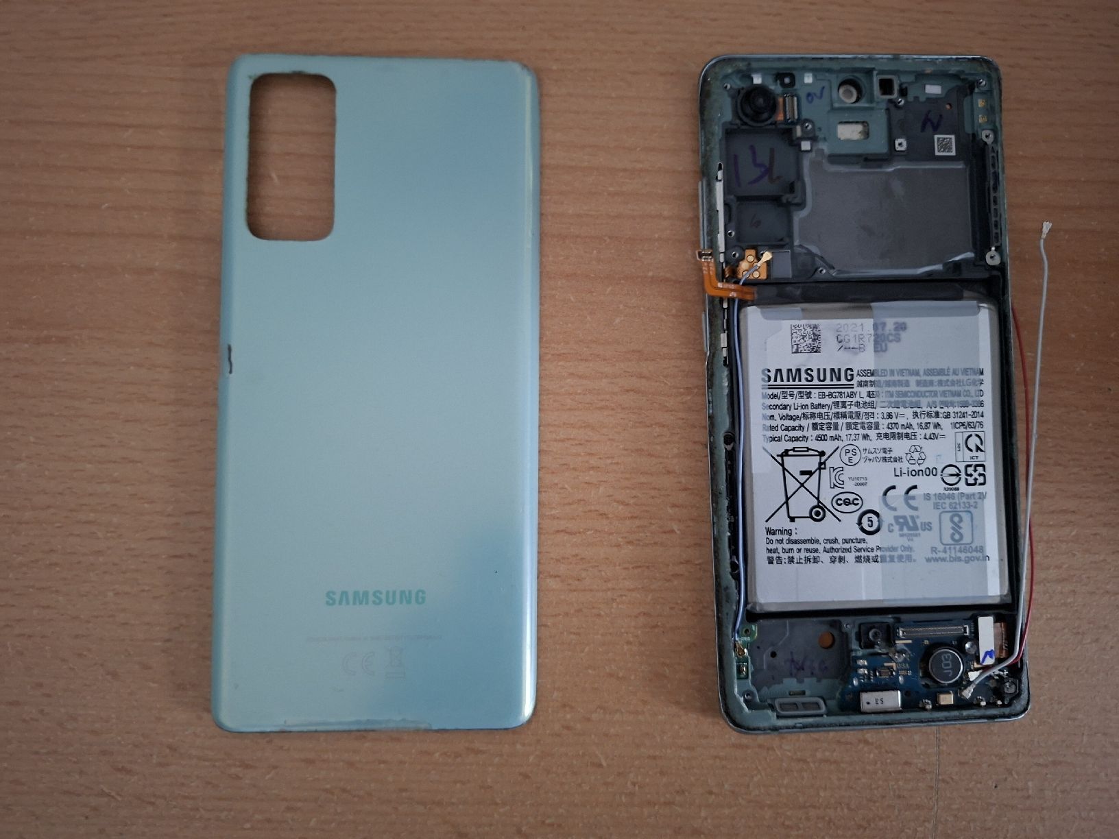 Samsung Telefoni cellulari / Smartphones: Samsung Galaxy S20 FE 5G Gehäuse und weitere Komponenten – Difettoso da Bauma venduto da leandro_6ztn
