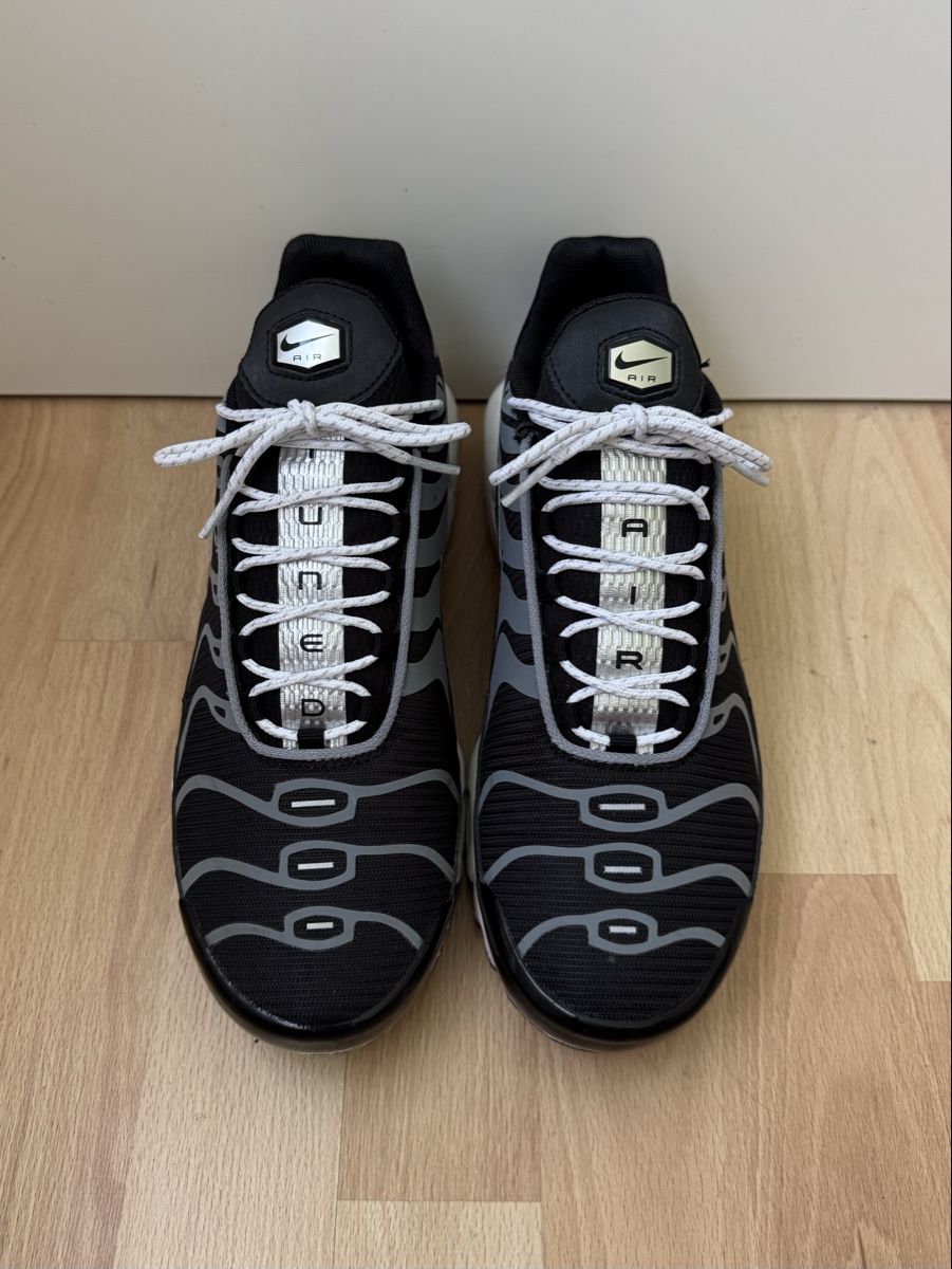 Nike Herrenschuhe: Nike Air Max Tn Plus Schwarz Grösse 42.5 – Neu (gemäss Beschreibung) aus Rudolfstetten von ste_hw3y 1