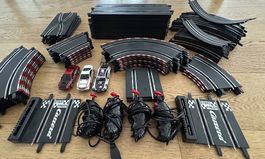 Großes Carrera Slotcar Set mit 3 Autos und viel Zubehör