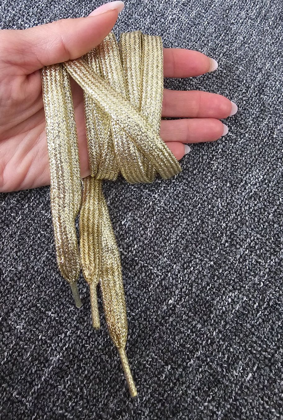 Dekobänder: Neu! Glitzer Metallic Schuhbändel 110cm – Neu und originalverpackt aus Füllinsdorf von Sunnebliemli7 1
