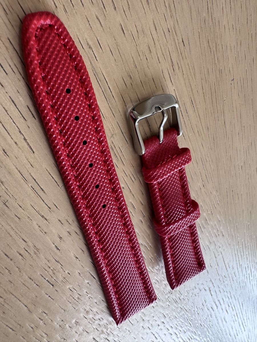Armbänder & -reifen: Red Watch Strap 20mm - Available single or multiples – Neu und originalverpackt aus Zürich von 613_g8jy 2