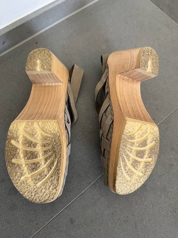 Chaussures femmes: Sandalen holzclogs – D'occasion à Zürich par mic_key 3