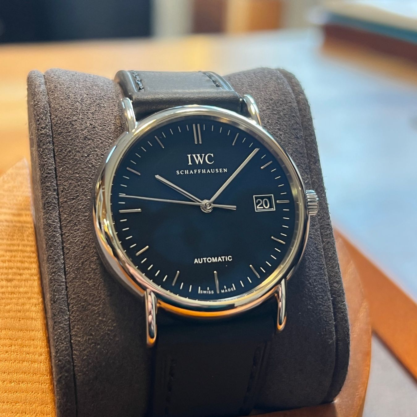 IWC Orologi: IWC Portofino Automatic Date Black Dial IW353304 – Usato da Carouge GE venduto da Watchaser 1