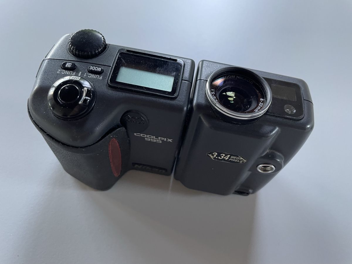 Coolpix Fotocamera: Nikon Coolpix 995, Digitalkamera – Usato da Zürich venduto da haeschesnonid 1