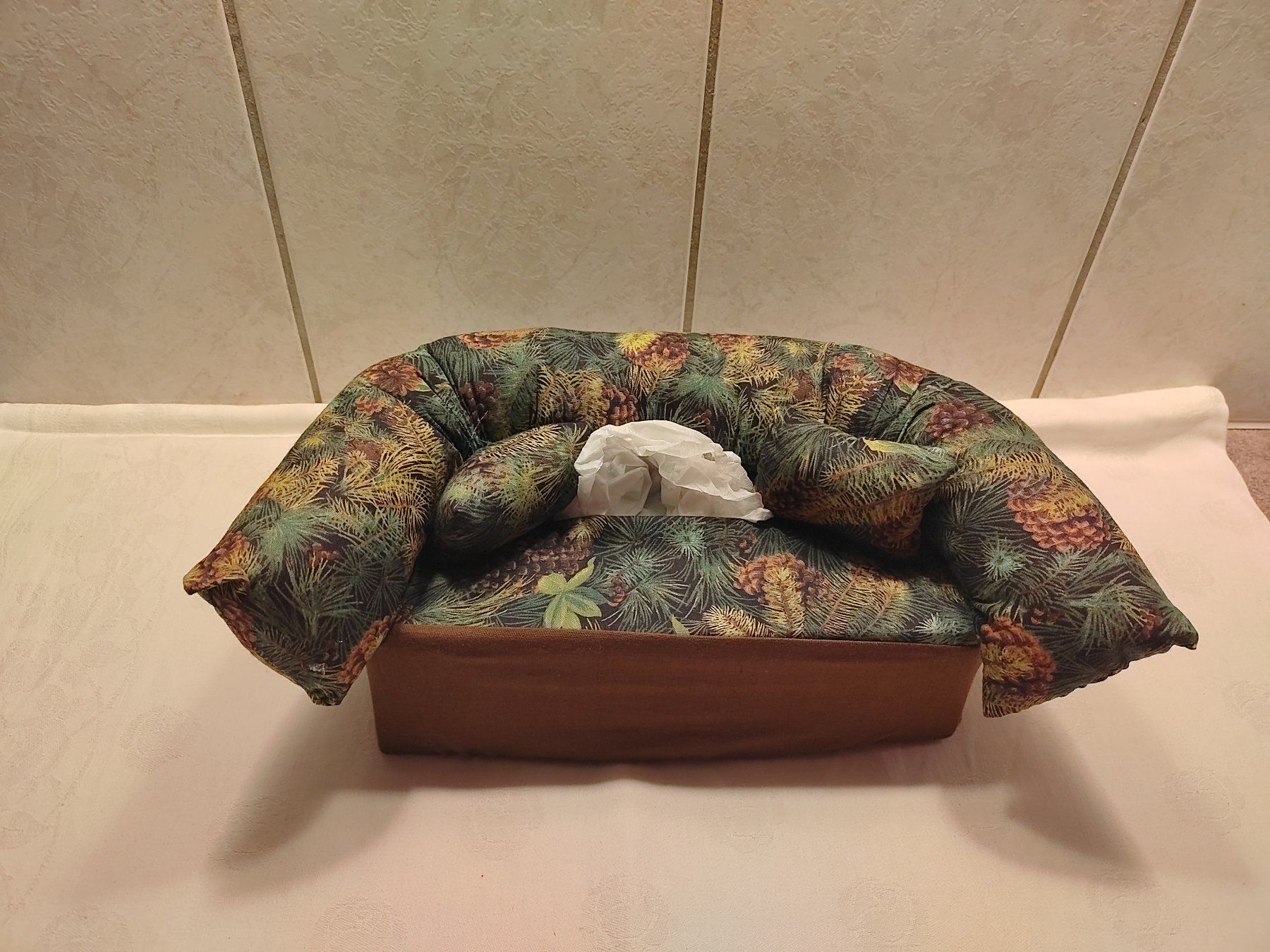 Tutte le decorazioni: Kleenex-Box als Sofa – Nuovo (secondo la descrizione) da Langenthal venduto da Markus-70