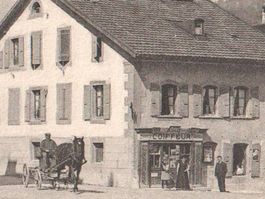 MÔTIERS: Boucherie, Coiffeur, attelage à cheval 1918