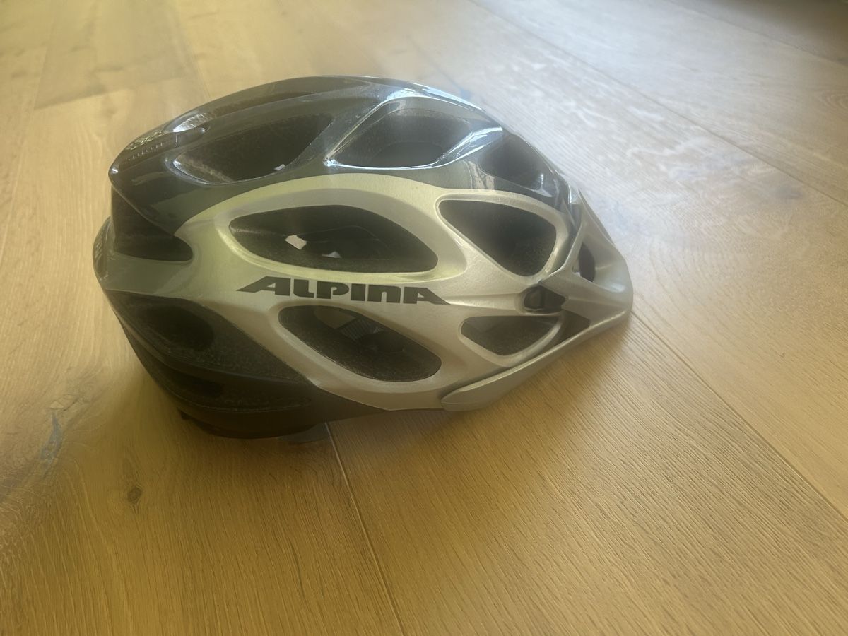 Alpina Caschi: Velohelm – Usato da Schwändi GL venduto da ste_2zs8 1