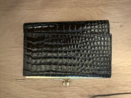 Portefeuille noir aspect croco avec fermoir bon état