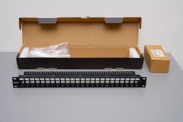 Digitus Patchpanel + 24x Cat 6A Keystone-Module