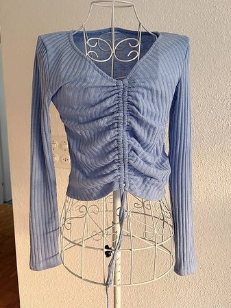  Geripptes Langarm-Top mit Raffdetail 
