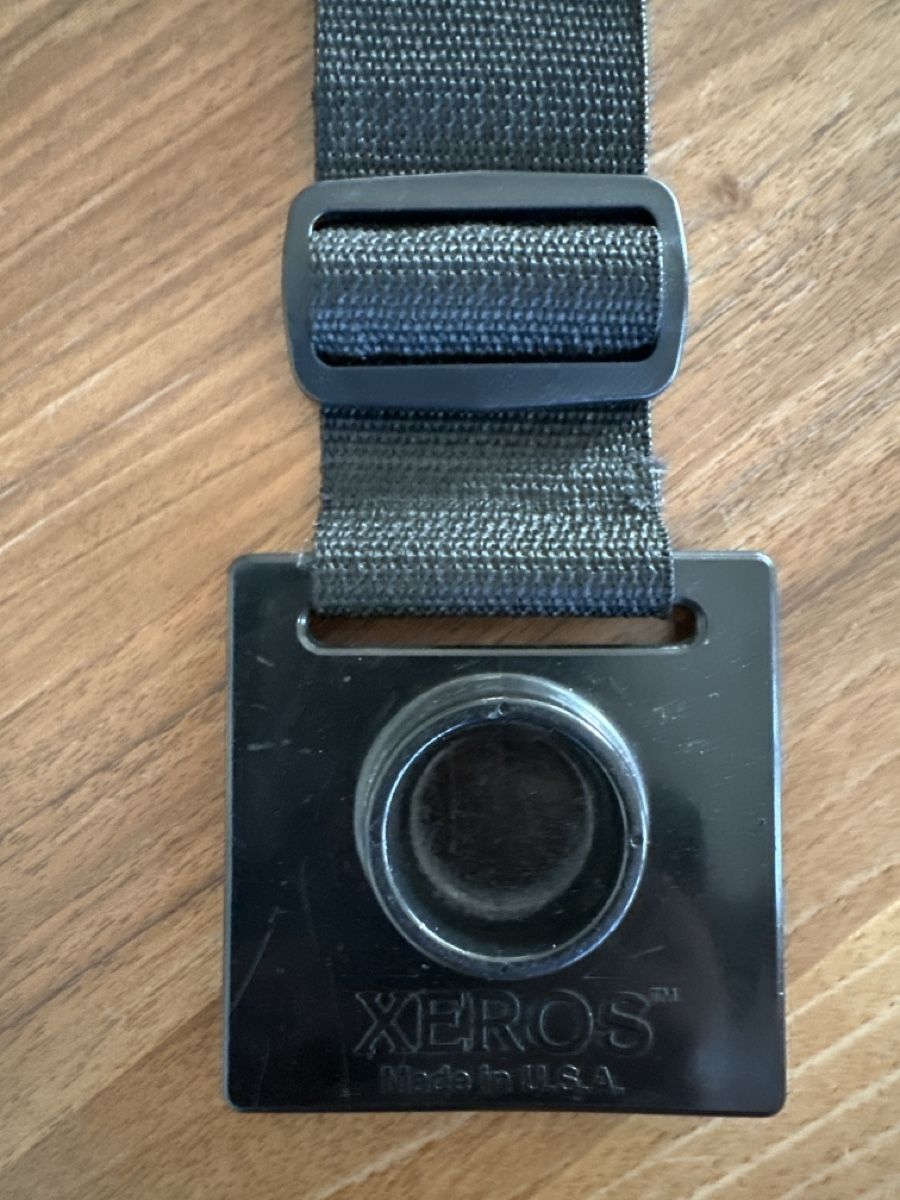 Fixations: Cello Endpinhalter/ floorprotector – D'occasion à Auslikon par Kaede4 1