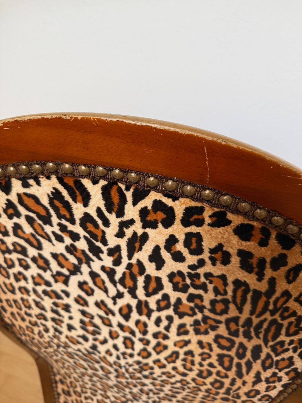 Poltrone: Sessel Holz mit Leopardenmuster – Usato da Russikon venduto da manureloop 4
