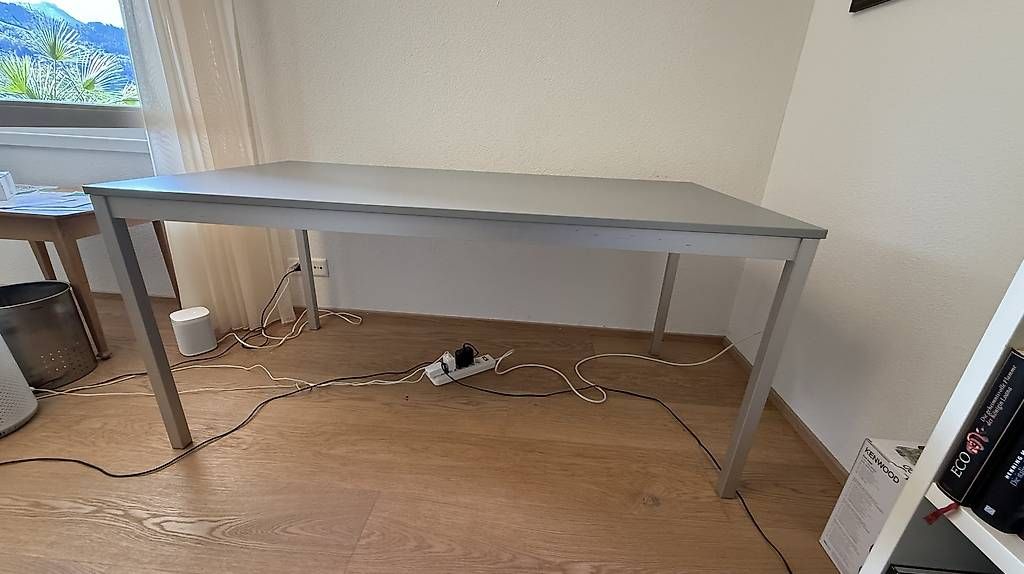 Schreibtische: Bürotisch grau – Gebraucht aus Kriens von tananuschka13 3