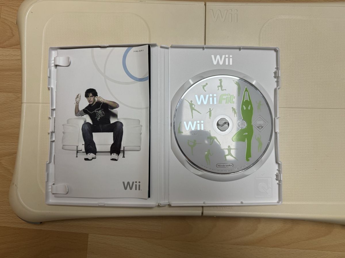Nintendo Spiele: Wii Fit Balance Board mit Spiel  – Gebraucht aus Turgi von Nicci007 1