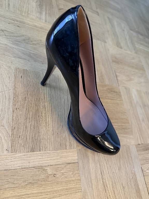Scarpe da donna: Chaussures à talon vernis Gucci  – Usato da Carouge GE venduto da Crinimarly 2