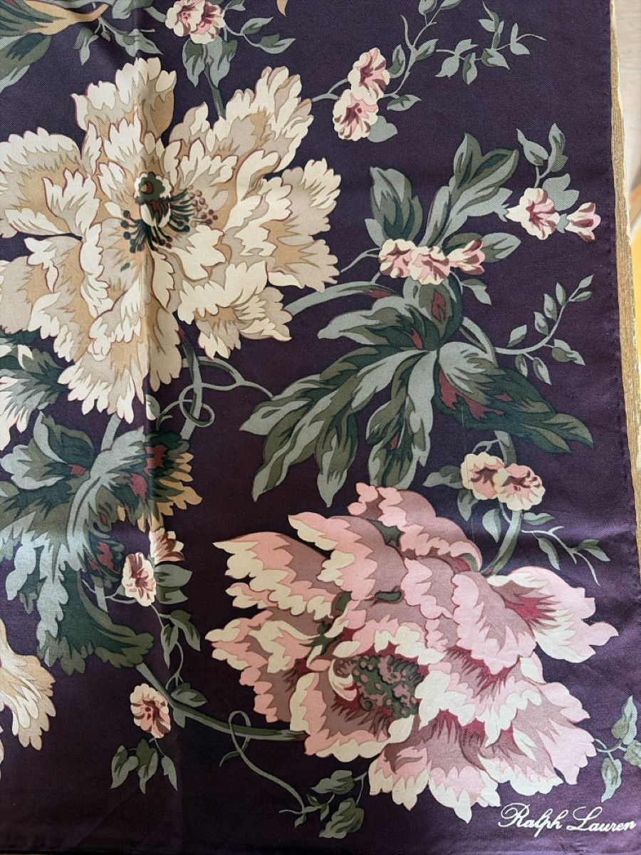 Ralph Lauren Foulards, Tücher & Schals: Ralph Lauren Seidentuch, Blumenmuster – Gebraucht aus Zürich von Freuerei