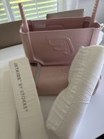 Stokke Rollkoffer JetKids BedBox rosa inklusive Zubehör