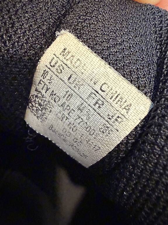Adidas Scarpe da uomo: Adidas Hallenschuhe 44 2/3 – Usato da St. Gallen venduto da lei_529d 2