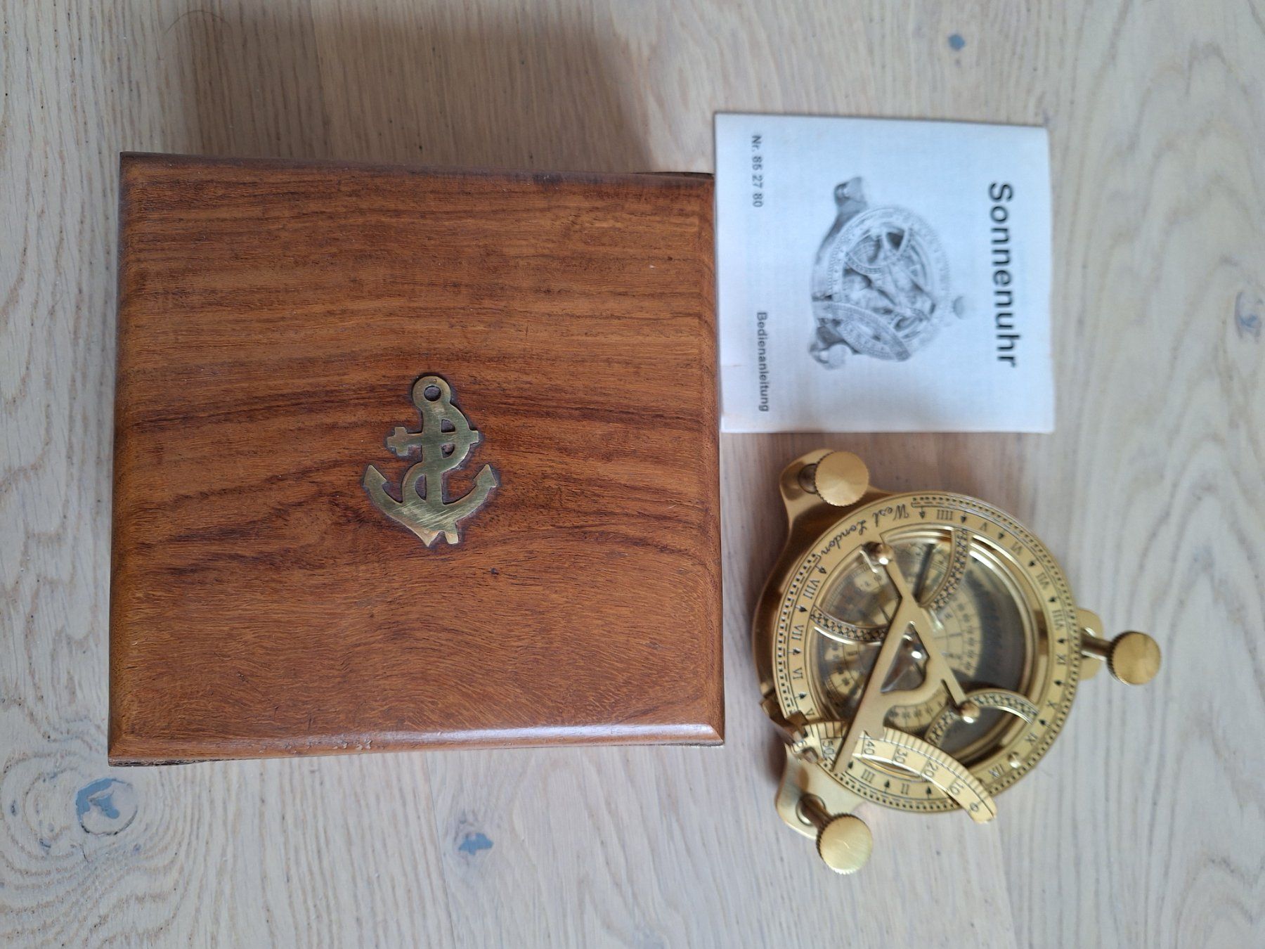 Orologi: Sonnenuhr mit Kompass in Holzkästchen – Usato da Pfaffhausen venduto da hei_2pvq