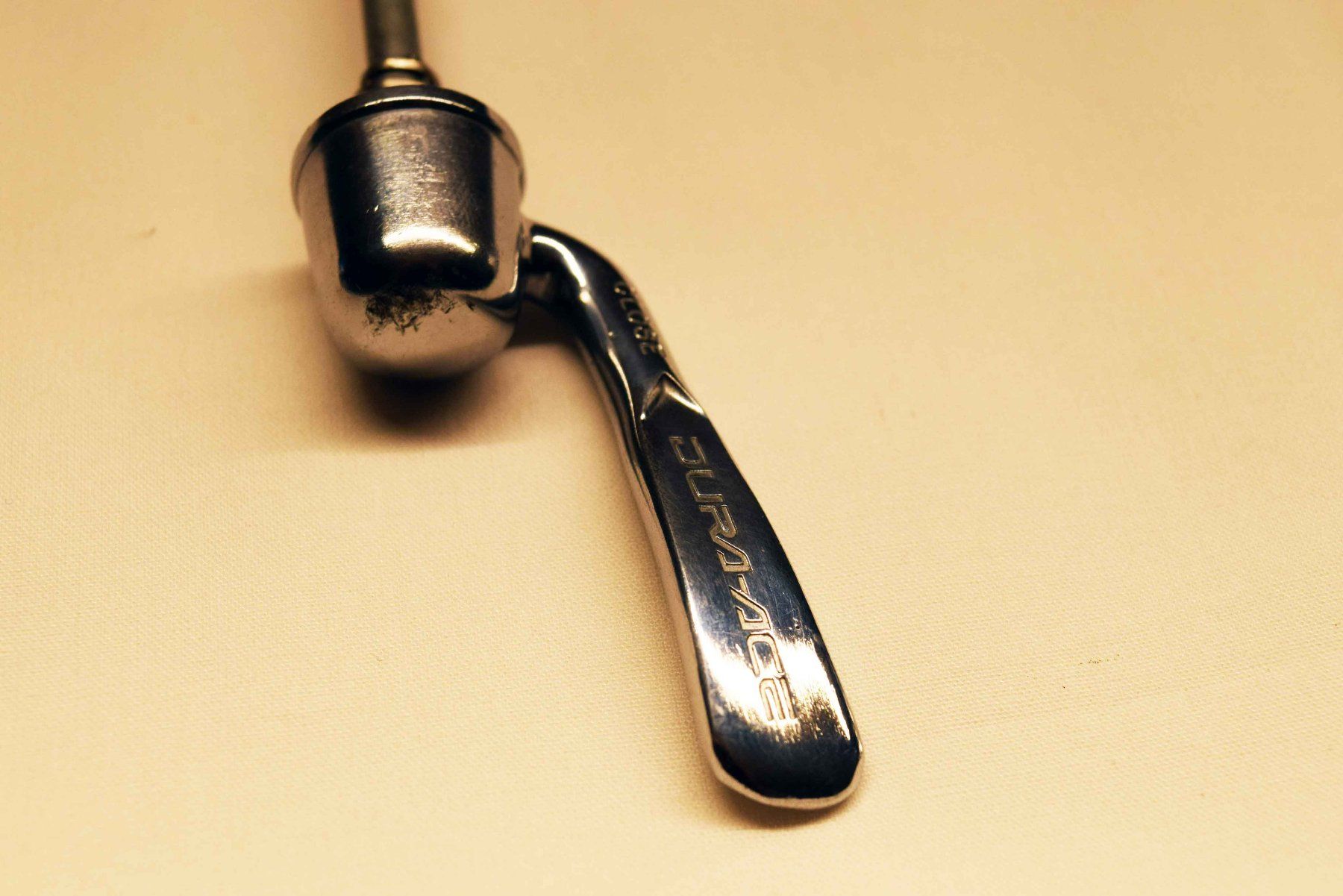 Shimano Pezzi di ricambio: Shimano Dura Ace Schnellspanner HINTEN – Usato da Luzern venduto da Cytwombly 1