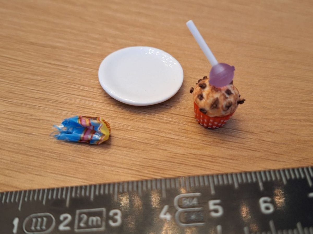Case e mobili per bambole: Handmade Chupa Chups Muffin Teller – Nuovo (secondo la descrizione) da Zürich venduto da HandmadeTinyFood 1