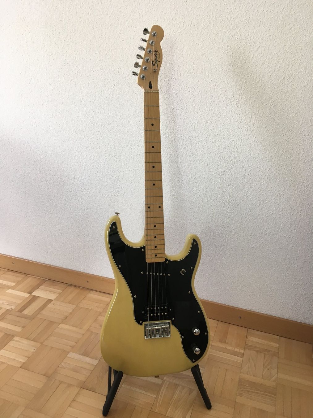 Squier Musikinstrumente: Squier '51 E-Gitarre (Made in Indonesia) mit Toggle-Upgrade – Gebraucht aus Luzern von Madvibe