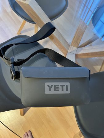 Yéti side kick 1 litre avec ceinture
