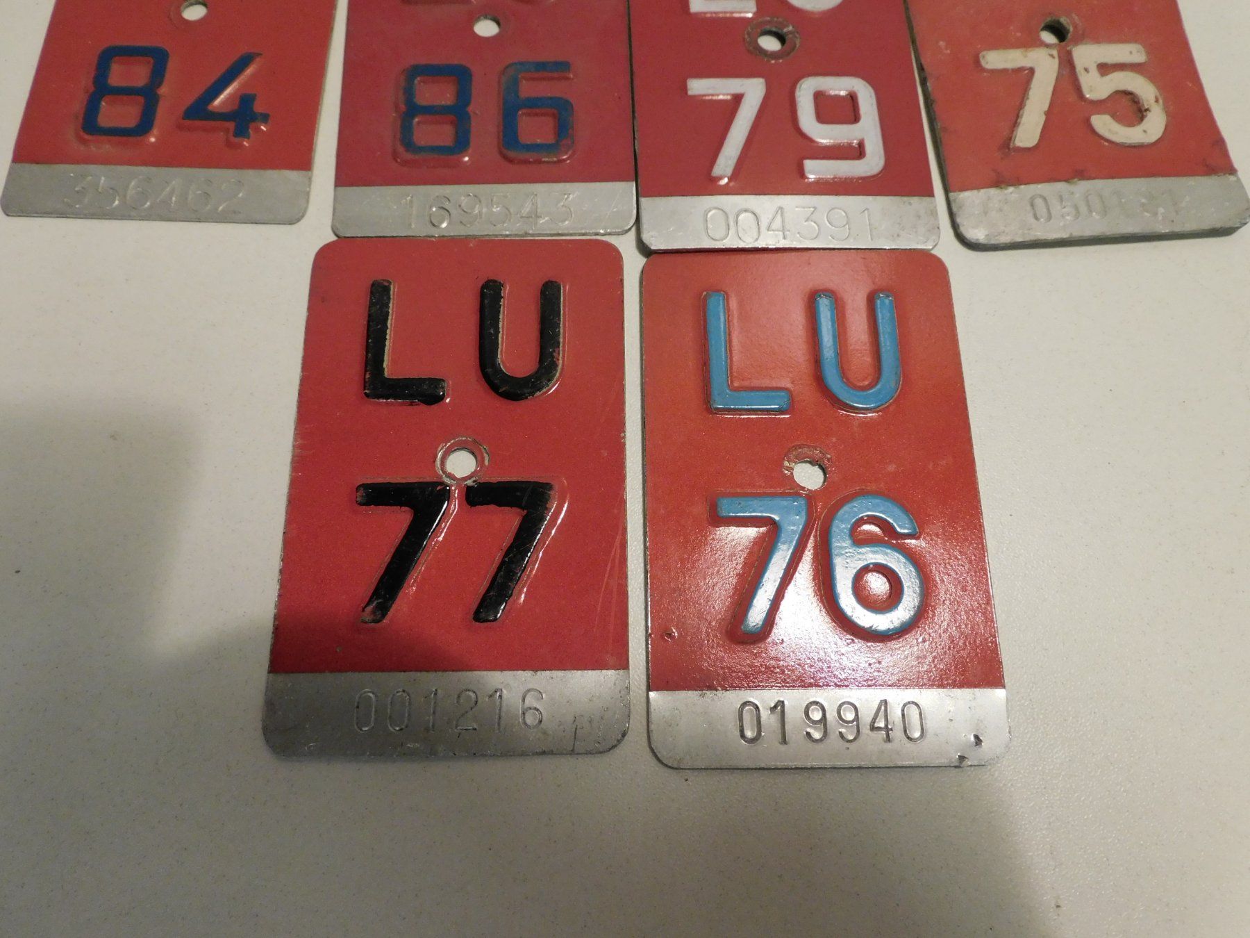 Insegne: Velonummern Konvolut 10 Velonummern Blechschild – Usato da Sursee venduto da 76 2