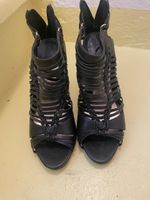 Schwarze High Heels, Grösse 38 - perfekt für den Sommer!