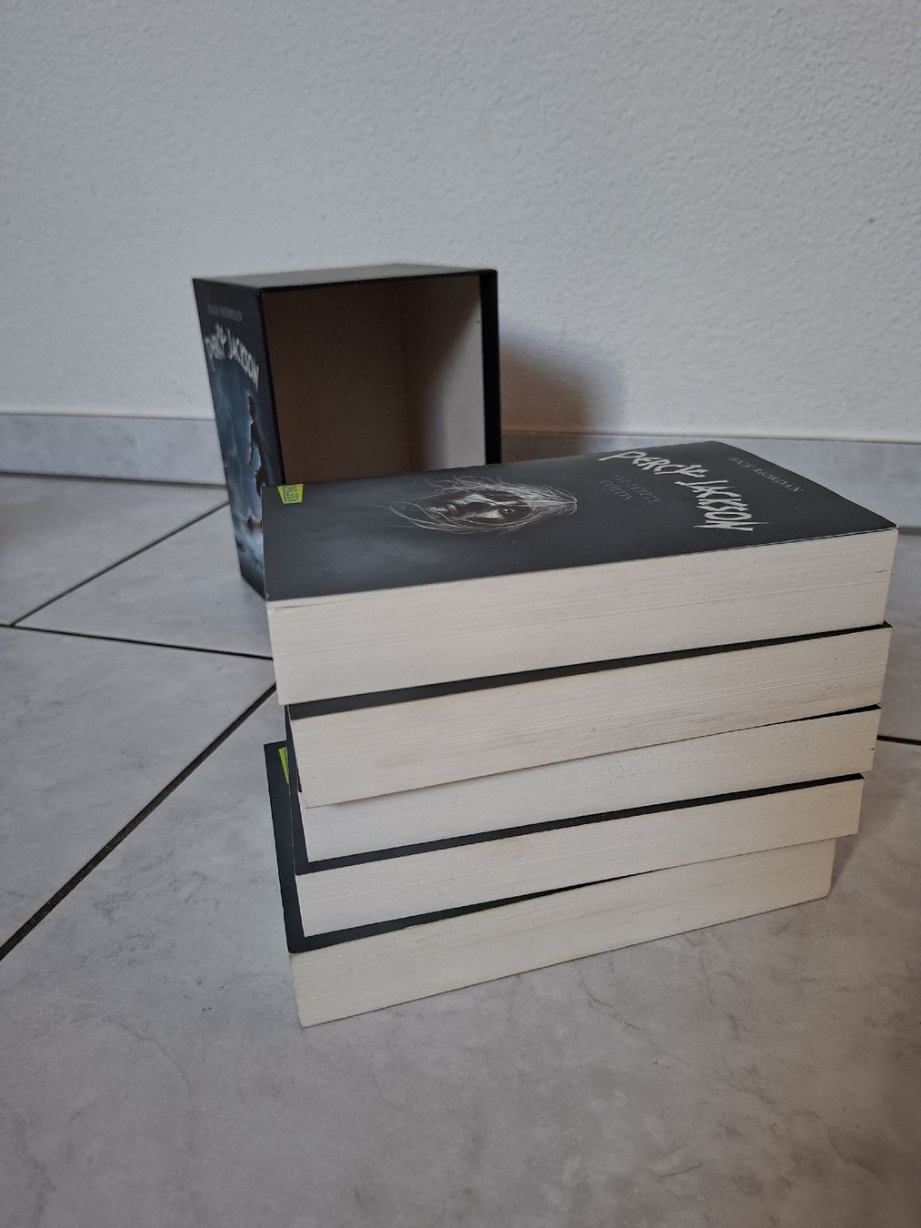 Bücher: Percy Jackson Bücher in Karton Box – Gebraucht aus Gisikon von Lilian_l 4
