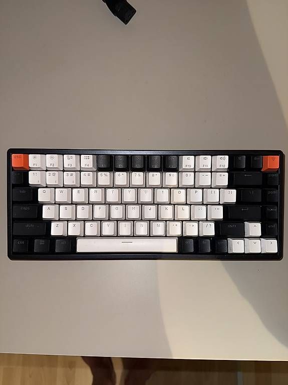 Keychron Claviers: Keyboard/Clavier Keychron + Mouse/Souris Logitech – D'occasion à Les Acacias par ale_6c66