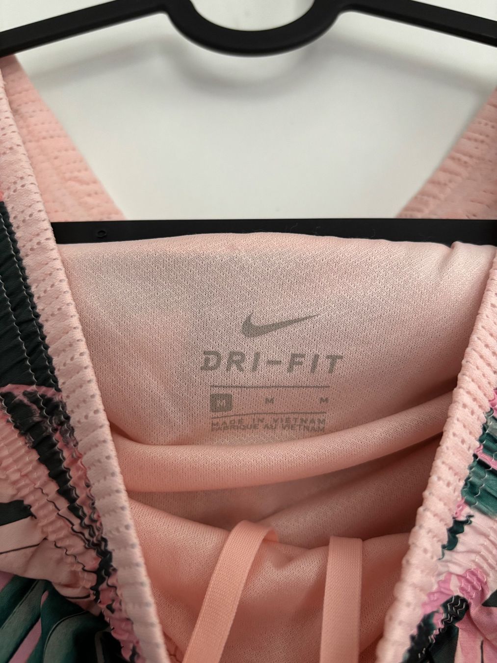 Nike Lotti di vestiti: Sportset Nike – Nuovo (secondo la descrizione) da Büsserach venduto da vimeco.43 5